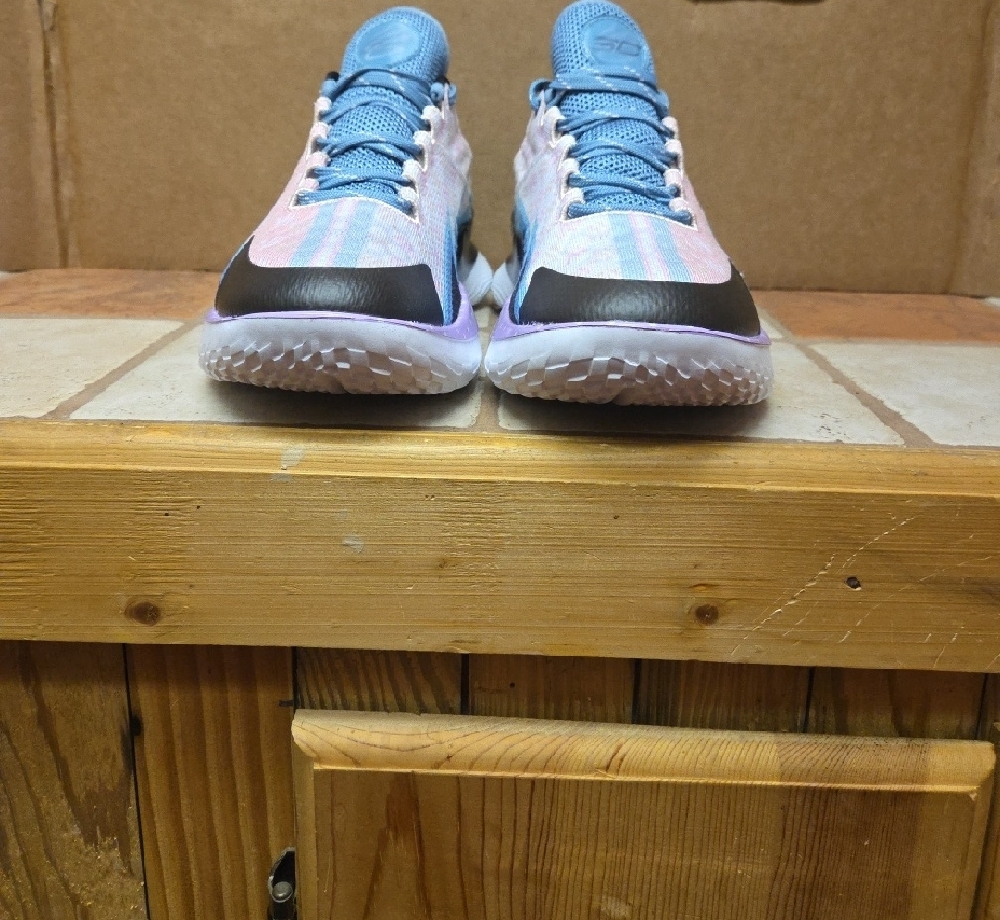 Under Armour Steph Curry men's/womens Pink and Blue Athletic Shoes - Picture 2 of 12